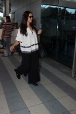 Neha Dhupia snapoped at airport on 7th Dec 2015